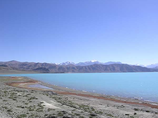 озеро на западно-тибетском тракте перед Рутоком