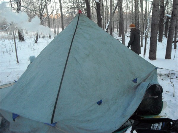 палатка, правда печка была составлена из двух разных печек)