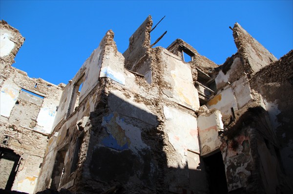 Разрушенная часть Медины в стороне от туристических троп