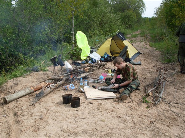 Стоянка между двух канав 