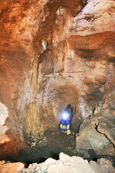 Мазный Жора в пещере `Трехэтажка`