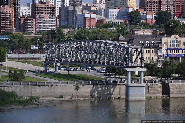 Памятник первому мосту через р.Обь