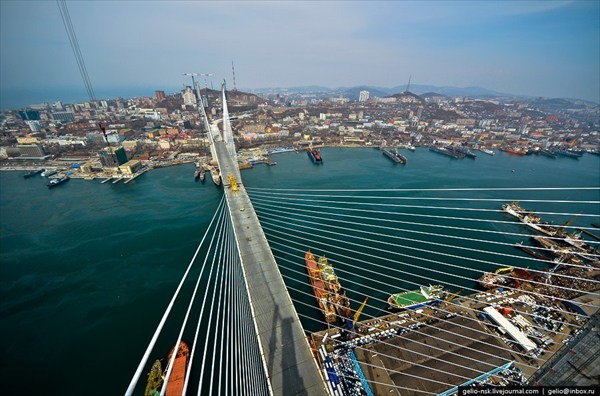 5.Вид с пелона моста на город Владивосток