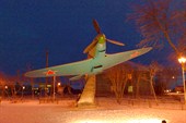 Памятник-самолёт Як-7Б
