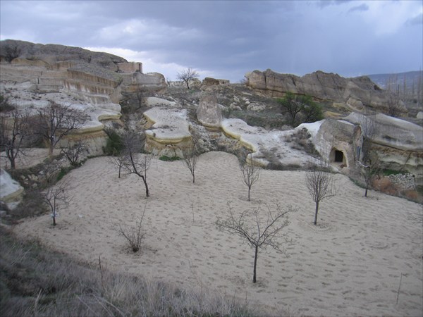 Пещерный город ниже Mustafapasa