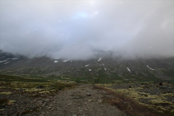Вид на перевал Кукисвумчор и хребет Поачвумчорр