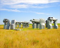 Carhenge1-Памятник современного искусства "Кархендж"