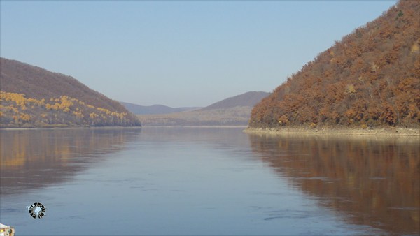 Меж двух стран