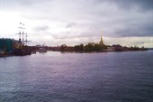 Вид с Биржевого моста на Петропавловскую крепость