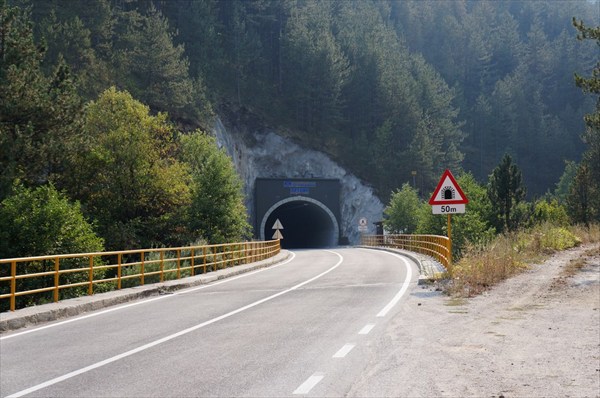 Въезд в Шарганский тоннель