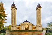 Минареты и главный вход