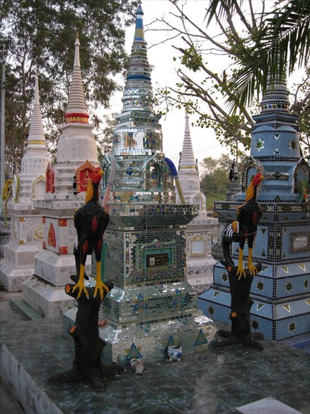 Кладбище при храме