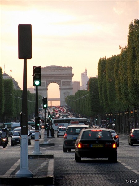 Вид на Триумфальную арку. Весна 2011