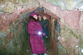 В пещере(железная руда)