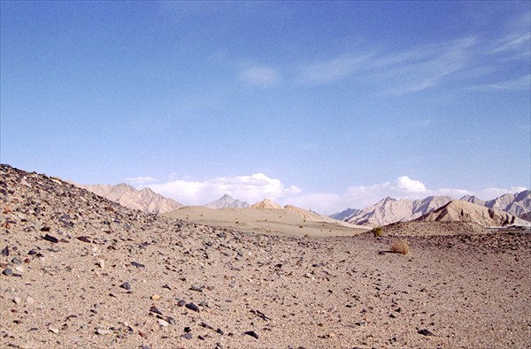 Каменистая пустыня возле Голмуда