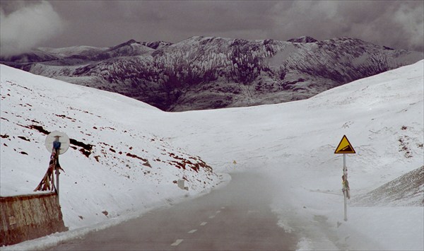 В горах выпал снег. Сентябрь 2003