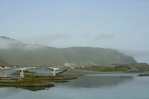 Мосты и дорога на Fredvang утром