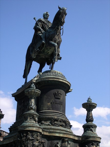 Конная статуя короля Иоганна Саксонского