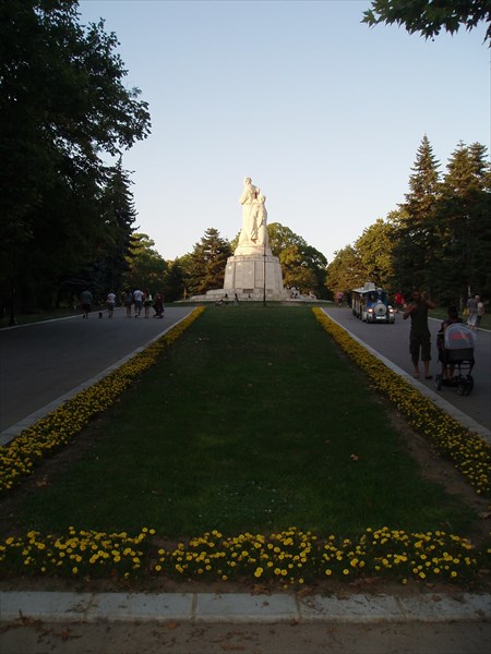 Памятник "Пантеон" в Варне