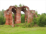 Разрушенная церковь в Лункино