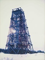 Деревянный маяк на побережье Онежского полуострова