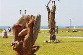 Деревянные скульптуры