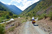 Въезжаем в ущелье Кегеты