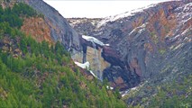 Водопад в долине Жомболока