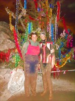 Ёлка простояла в пещере 4 года благодаря микроклимату )