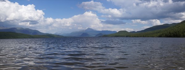 Озеро Устю-Дээрлиг-Холь
