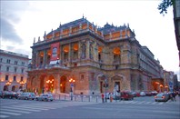 Здание оперы-Венгерский государственный оперный театр