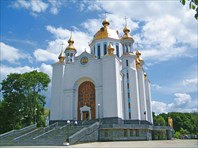 1024px-Privoz_market_in_Odessa-Покровский кафедральный собор