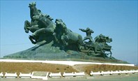 Памятник-Памятник "Тачанка-ростовчанка"