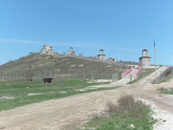 Монастырский комплекс в с.Красном.