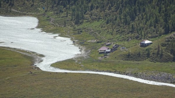 Озеро Аккемское. Конный брод у метеостанции.