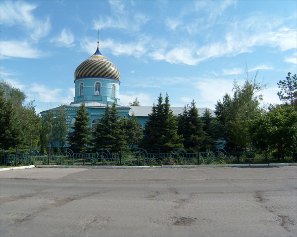Свято-Покровский храм (Новосветловка)