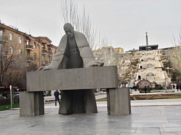 Памятник Таманяну, главному архитектору