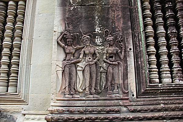 300-Ангкор-Ват