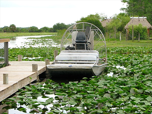 025-Airboat